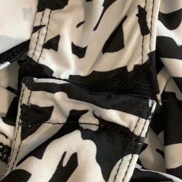 Glam rocks one piece graffiti print bodysuit with padded cups Size XL New - Picture 7 of 10